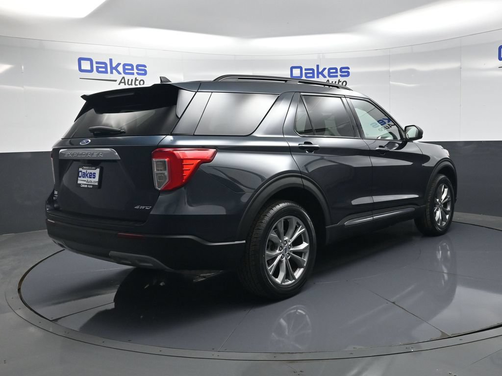 Used 2022 Ford Explorer XLT w/ Equipment Group 202A AWD/4WD image 7