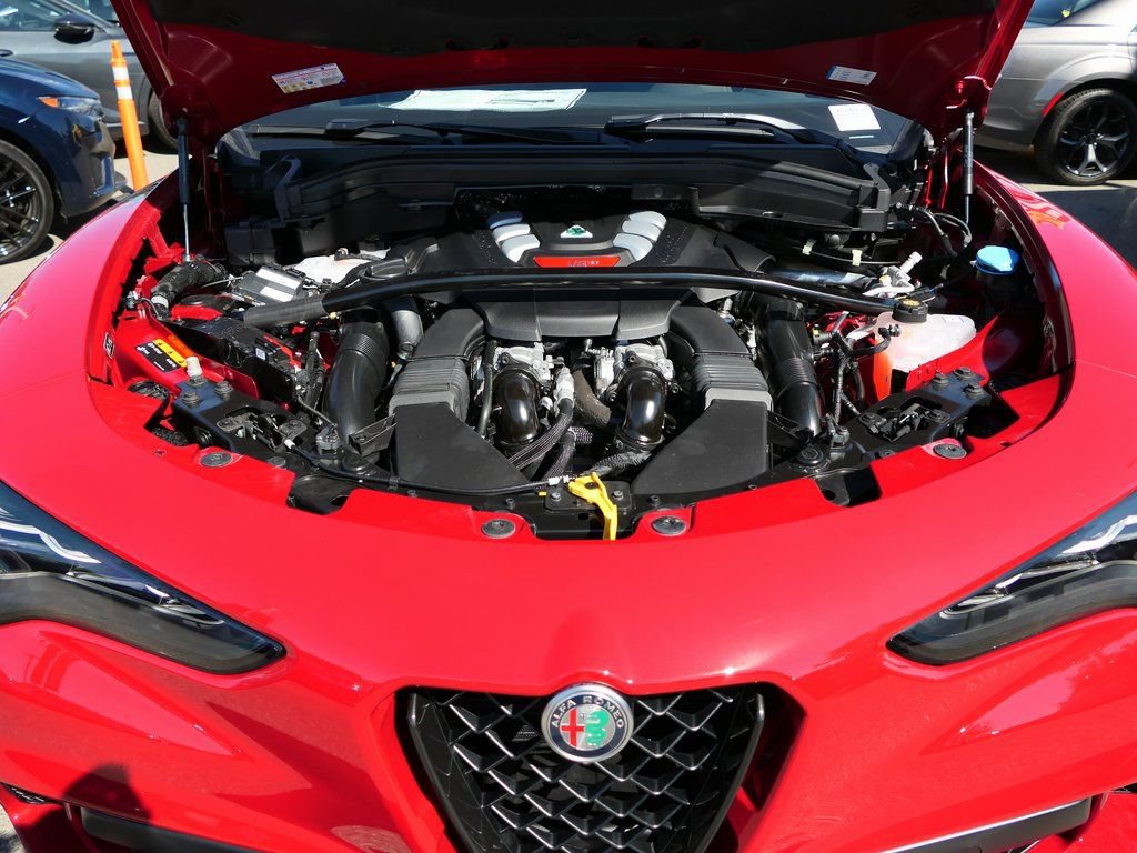 Used 2024 Alfa Romeo Stelvio Quadrifoglio w/ Active Assist Plus Package AWD/4WD image 29