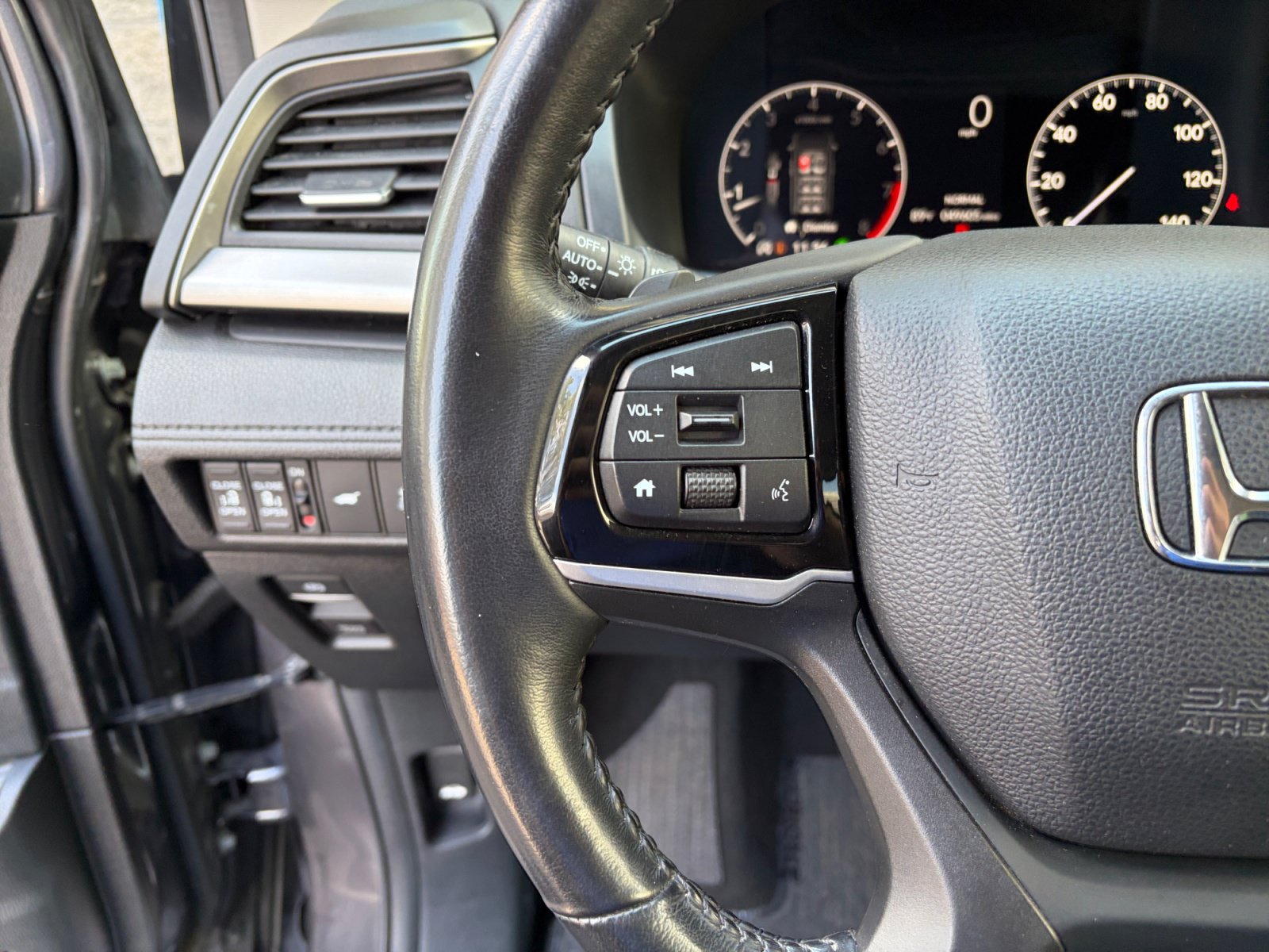 Used 2025 Honda Odyssey EX-L image 15