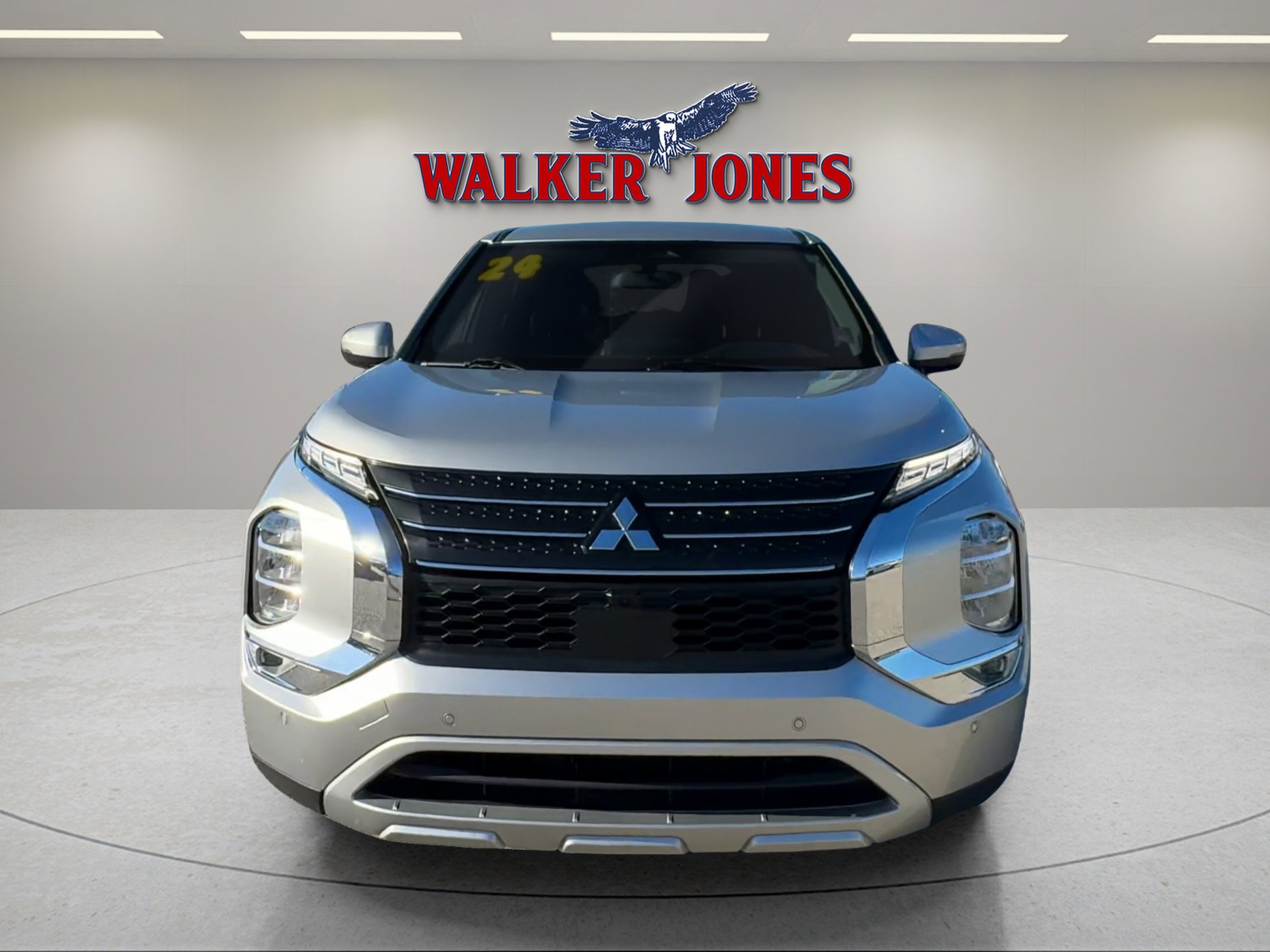Used 2024 Mitsubishi Outlander SE image 8