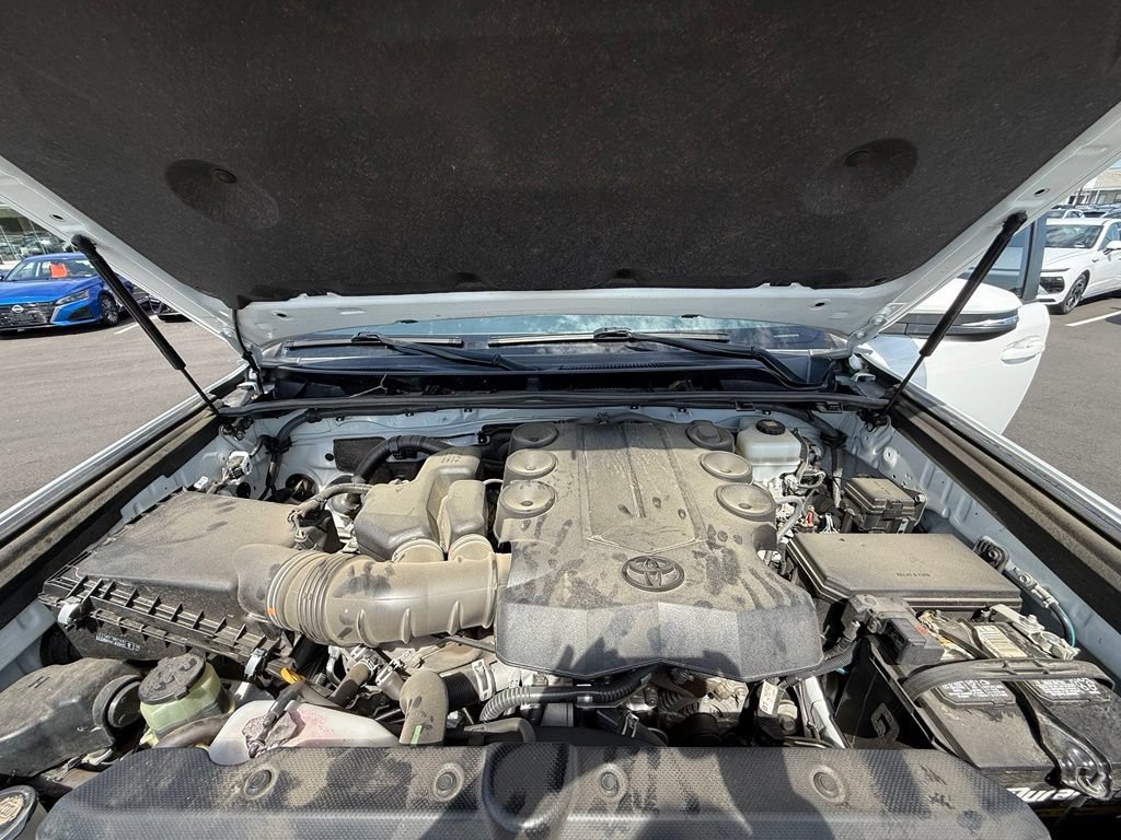Used 2020 Toyota 4Runner SR5 Premium AWD/4WD image 31