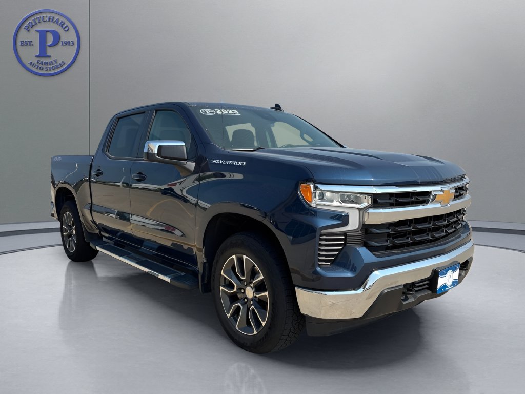 Used 2023 Chevrolet Silverado 1500 LT AWD/4WD image 3