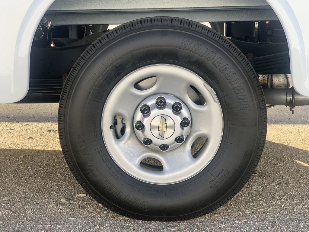 New 2025 Chevrolet Express 3500 w/ Power Convenience Package image 31