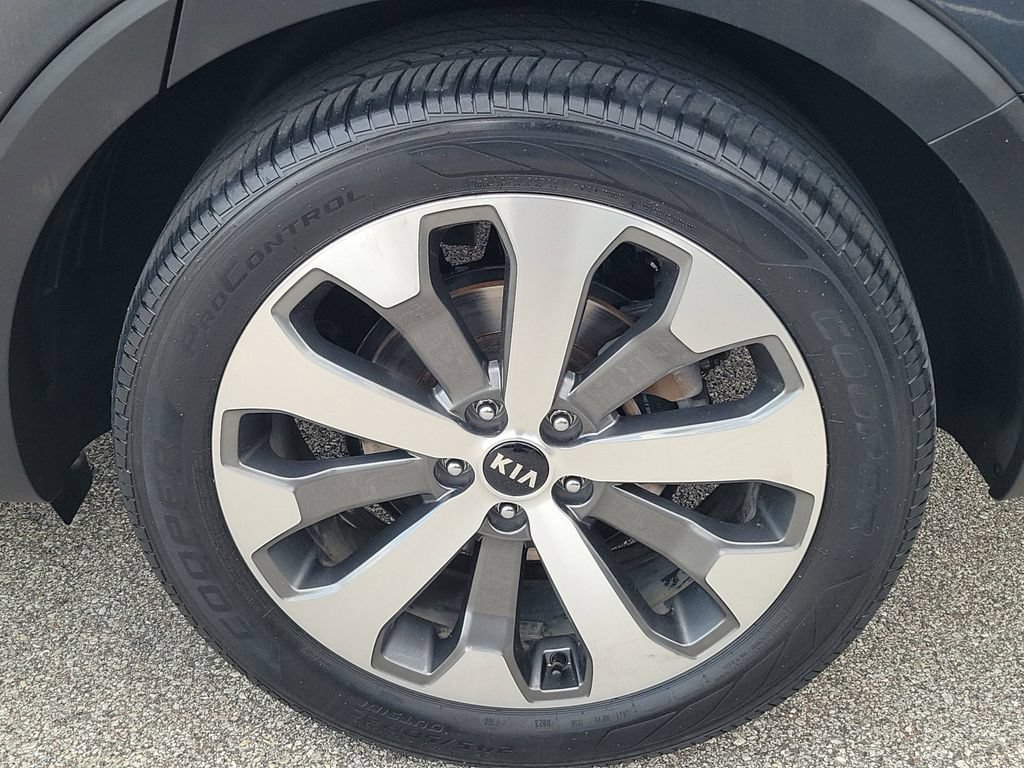 Used 2021 Kia Telluride EX w/ EX Premium Package FWD image 12