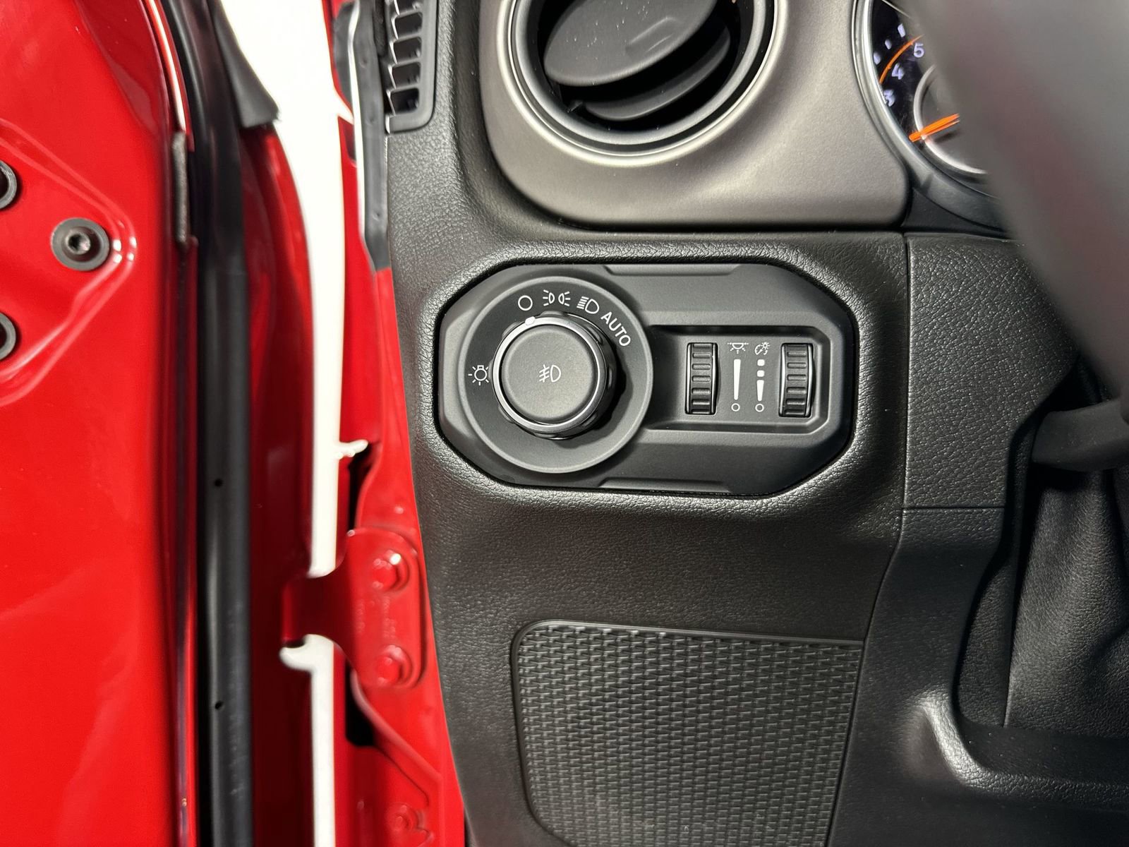 Used 2020 Jeep Wrangler Unlimited Sport image 15