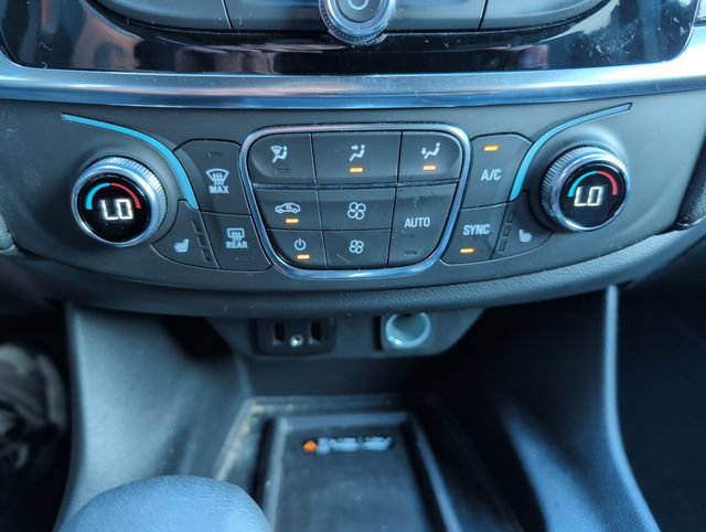 Used 2023 Chevrolet Traverse LT AWD/4WD image 17