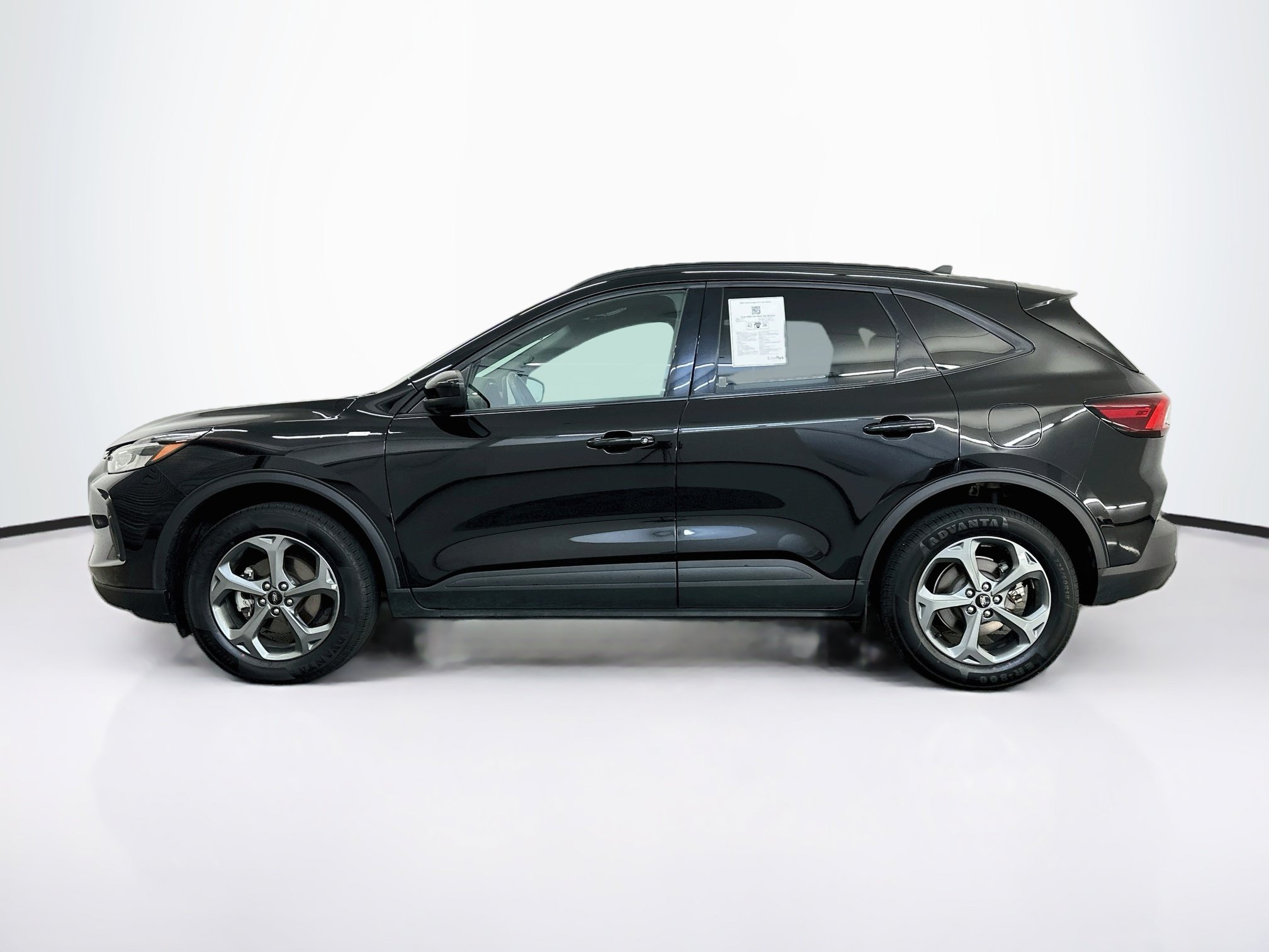 Used 2025 Ford Escape ST-Line Select AWD/4WD image 4