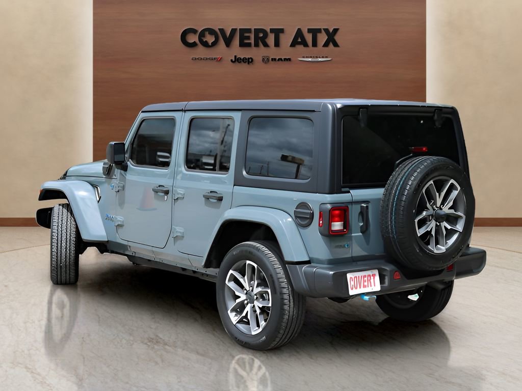 Used 2024 Jeep Wrangler Unlimited w/ Convenience Group AWD/4WD image 3