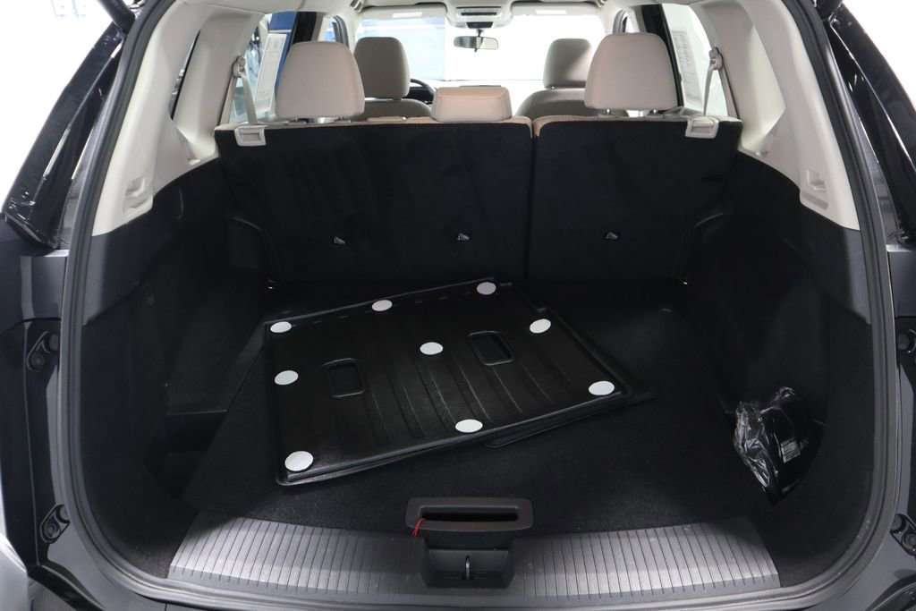 Used 2025 Nissan Rogue SV image 16