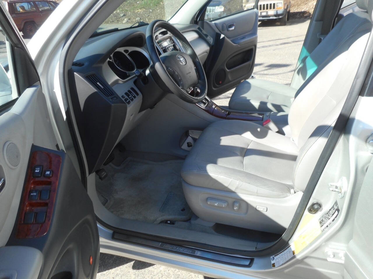 Used 2006 Toyota Highlander Limited AWD/4WD image 11
