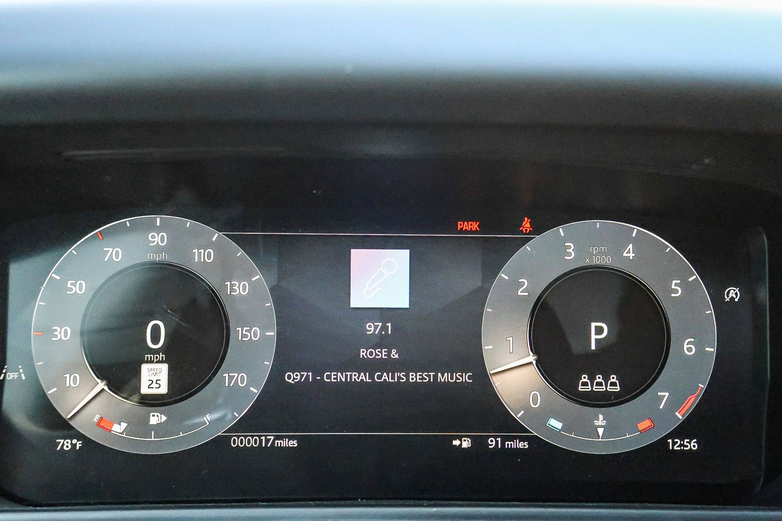 New 2026 Land Rover Range Rover Velar Dynamic SE image 33