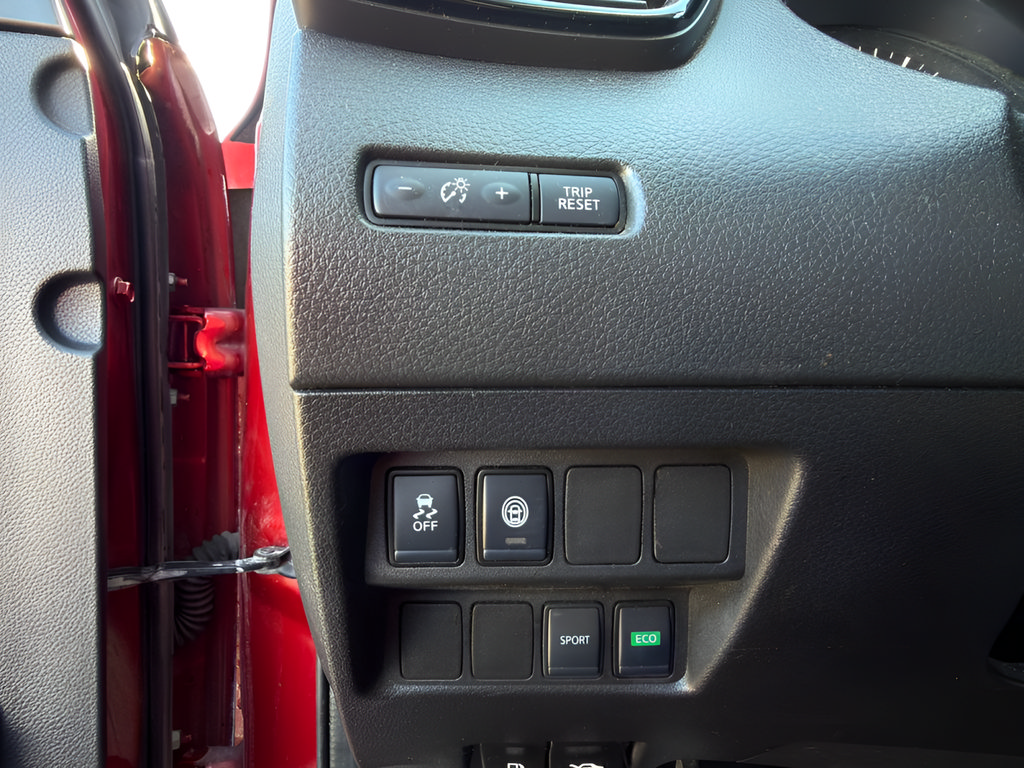 Used 2020 Nissan Rogue Sport S w/ Appearance Package FWD image 12