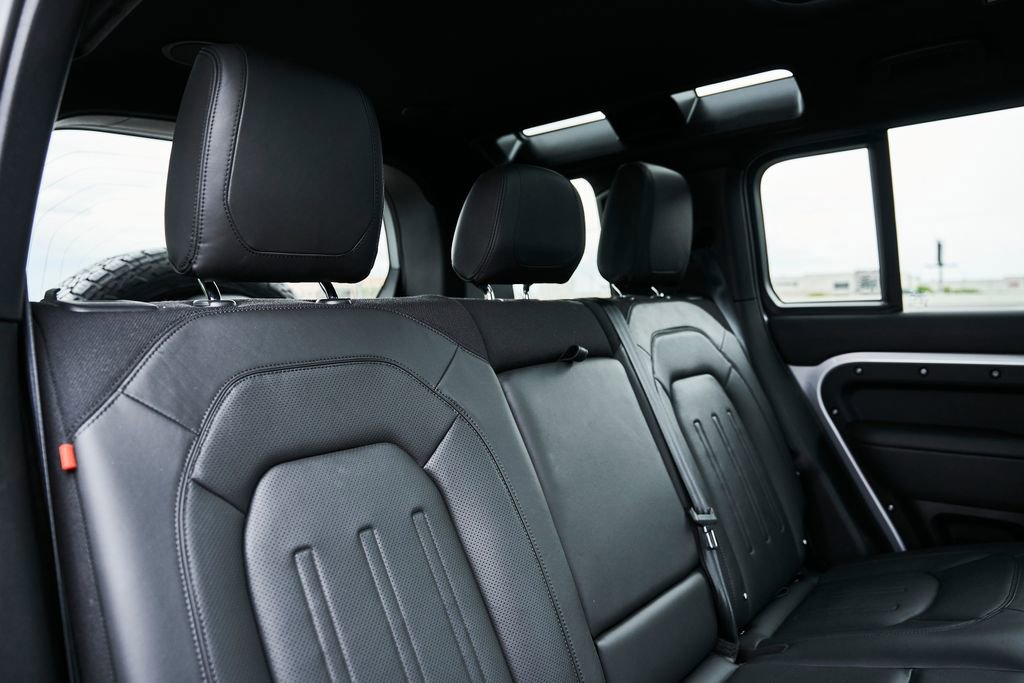 Used 2023 Land Rover Defender 110 X image 48
