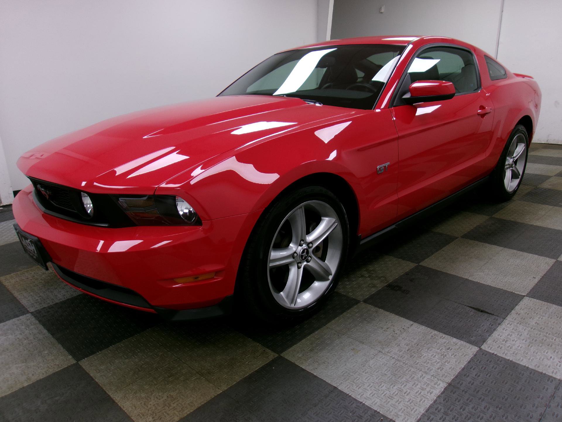 Used 2010 Ford Mustang GT image 1