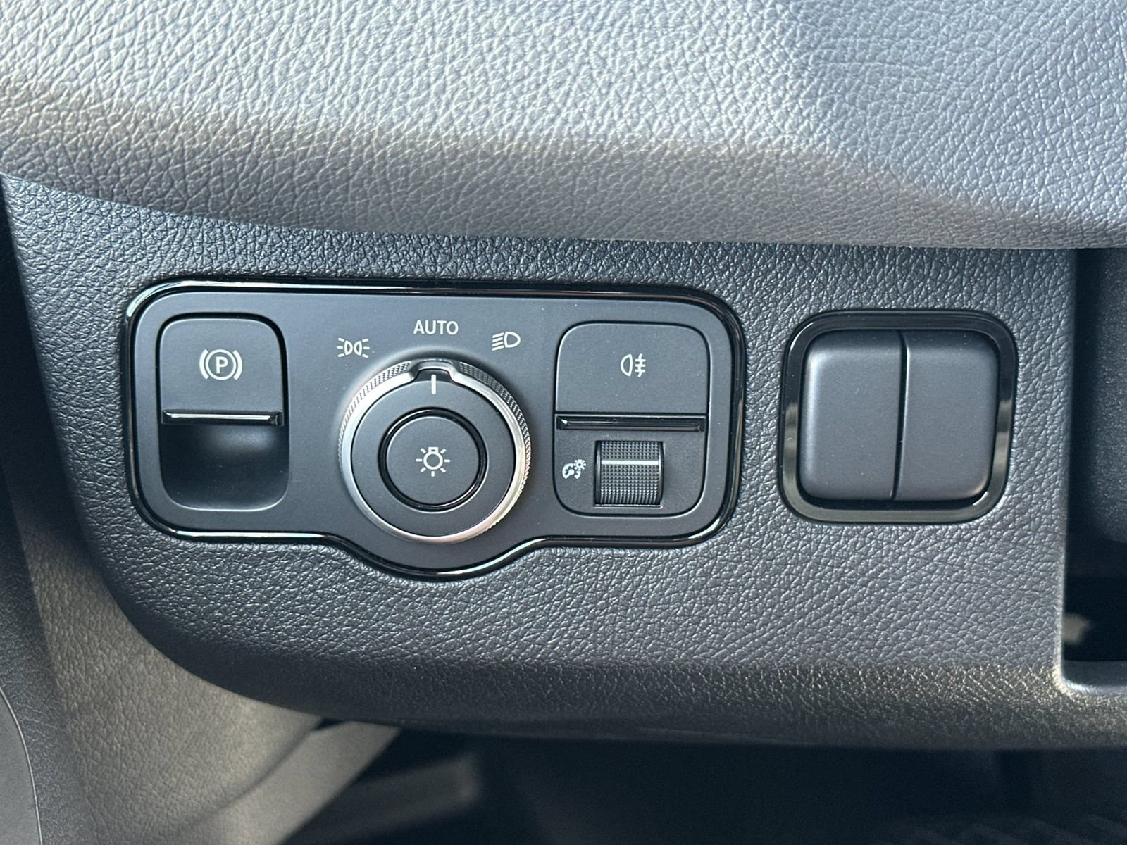 New 2025 Mercedes-Benz eSprinter 170 Cargo image 31