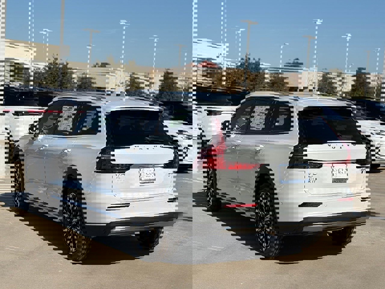 New 2026 Volvo V60 B5 Cross Country Ultra w/ Protection Package Premier image 4