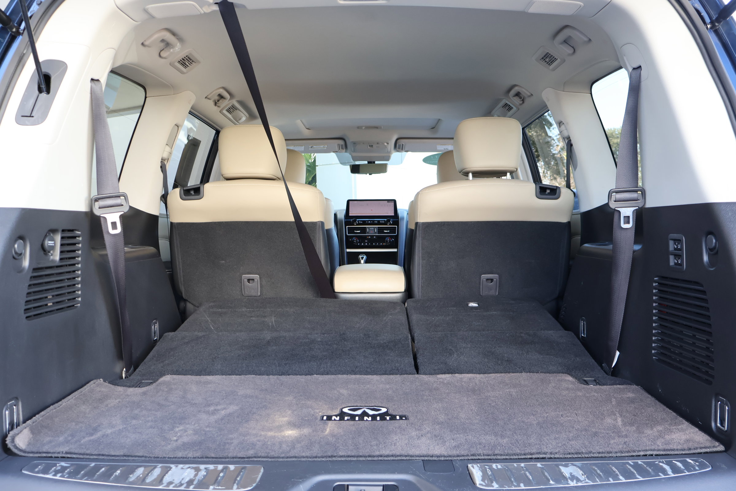 Certified 2024 INFINITI QX80 Premium Select w/ Cargo Package image 22