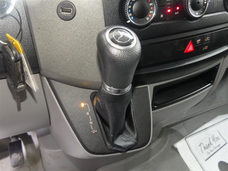 Used 2015 Mercedes-Benz Sprinter 2500 image 29