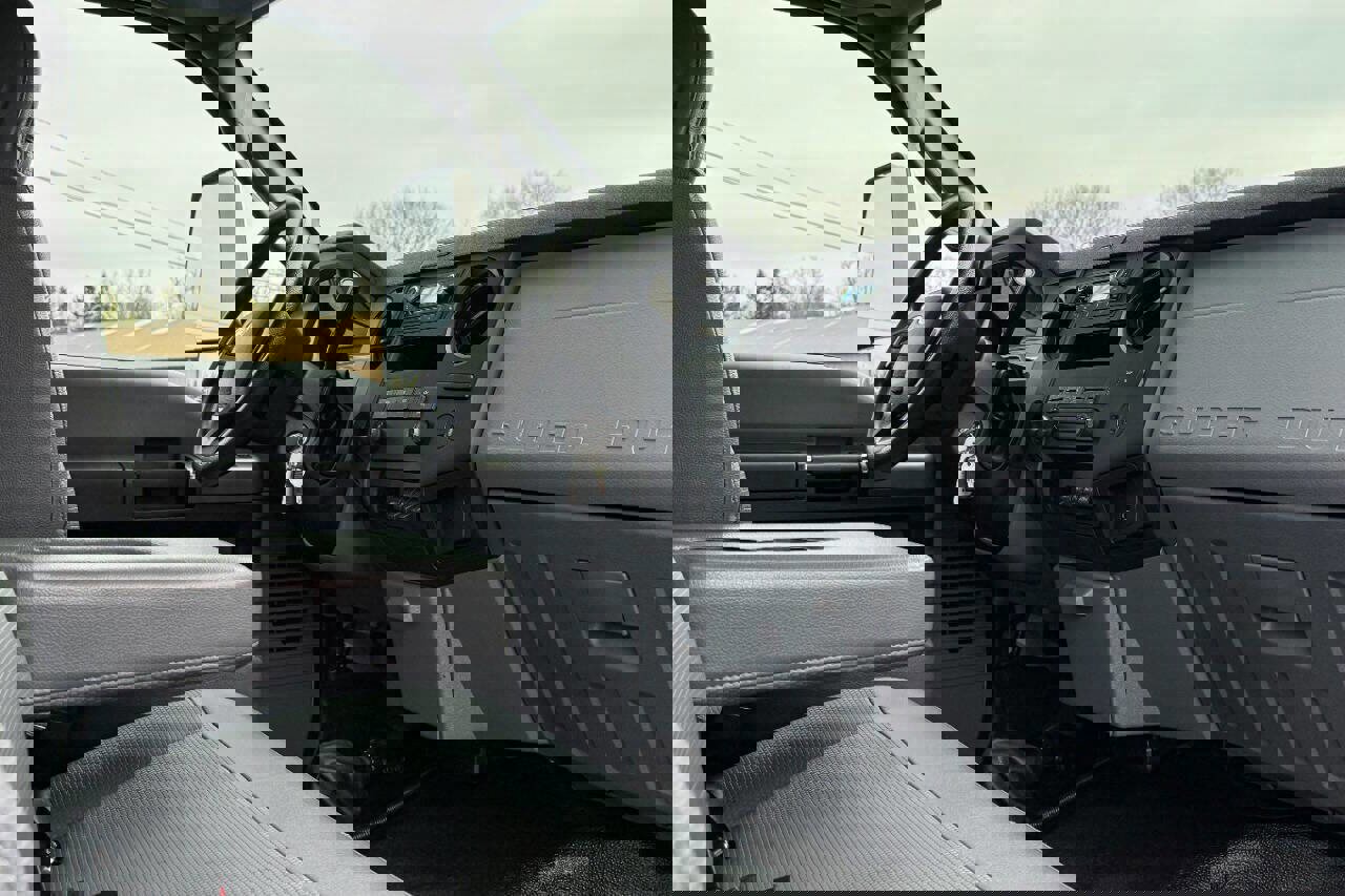 Used 2023 Ford F650 2WD Regular Cab Super Duty image 17