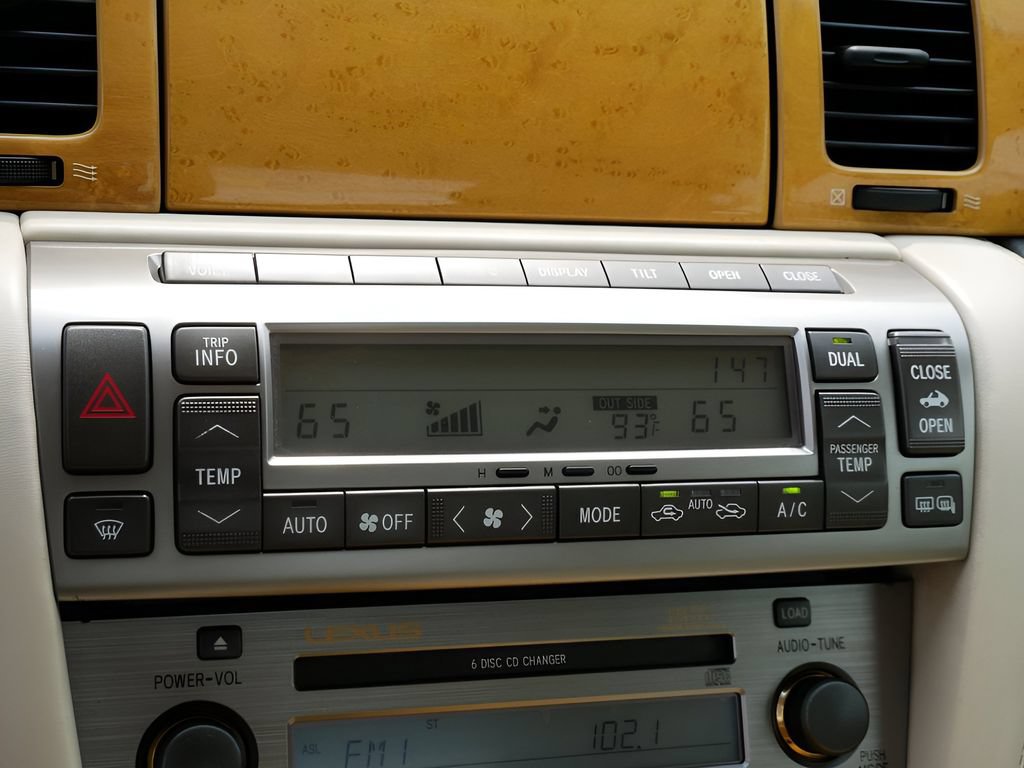 Used 2002 Lexus SC 430 Convertible RWD image 25