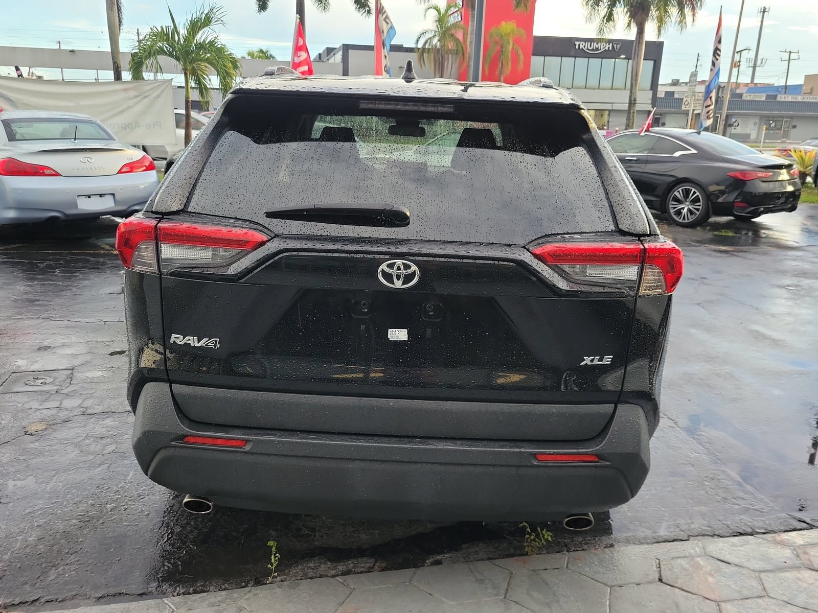 Used 2019 Toyota RAV4 XLE w/ Convenience Package FWD image 5