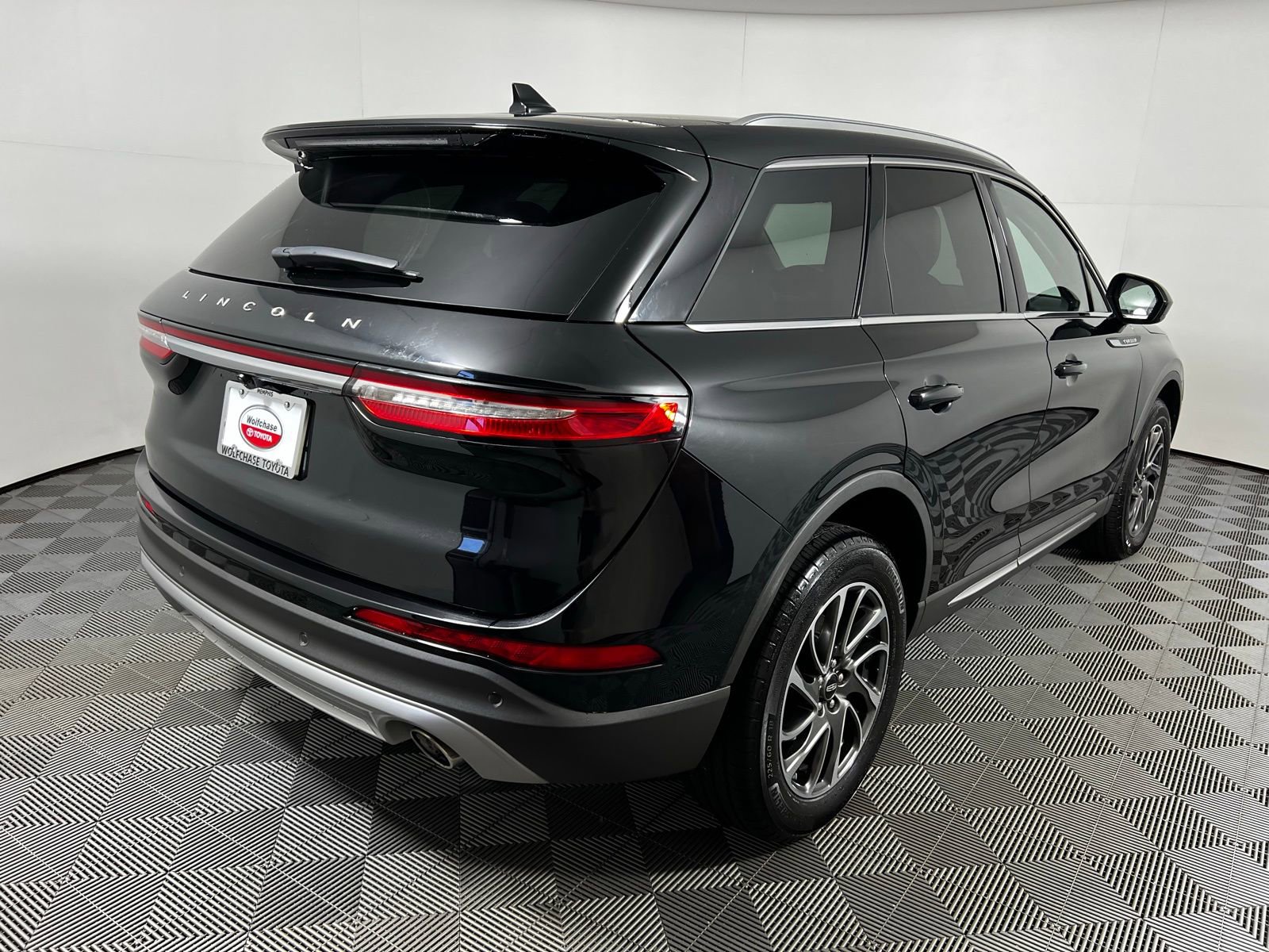 Used 2020 Lincoln Corsair AWD w/ Equipment Group 101A image 5
