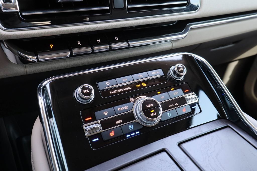 Used 2024 Lincoln Navigator Reserve AWD/4WD image 18