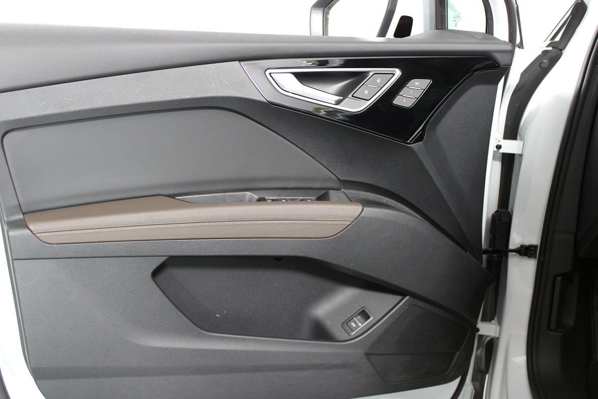 Used 2023 Audi Q4 e-tron Premium Plus w/ Premium Plus RWD image 33