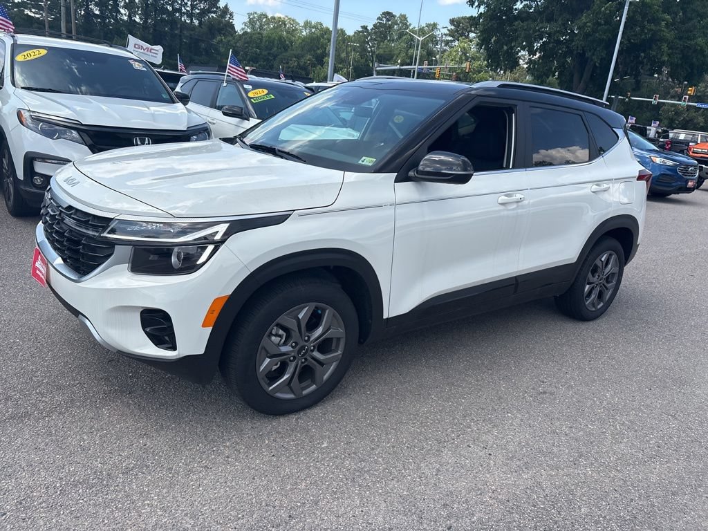 Used 2024 Kia Seltos SX AWD/4WD image 3