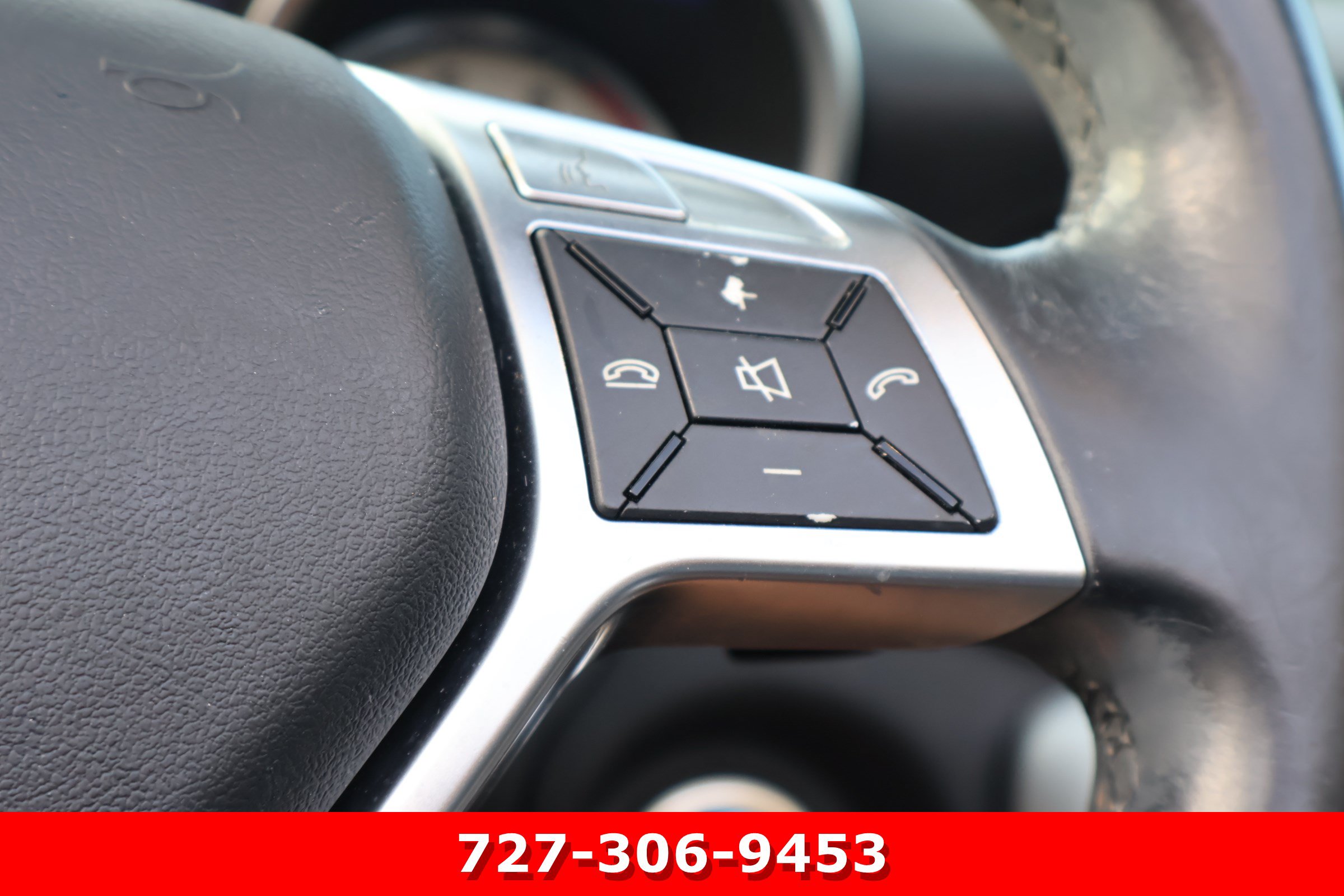 Used 2013 Mercedes-Benz SLK 350 image 20