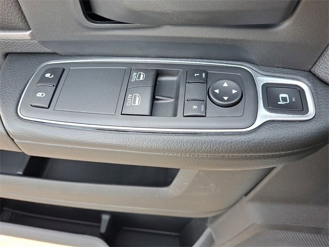 Used 2024 RAM 2500 Tradesman w/ Chrome Appearance Group image 25