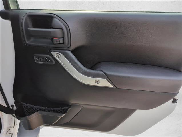 Used 2016 Jeep Wrangler Sahara w/ Connectivity Group image 23