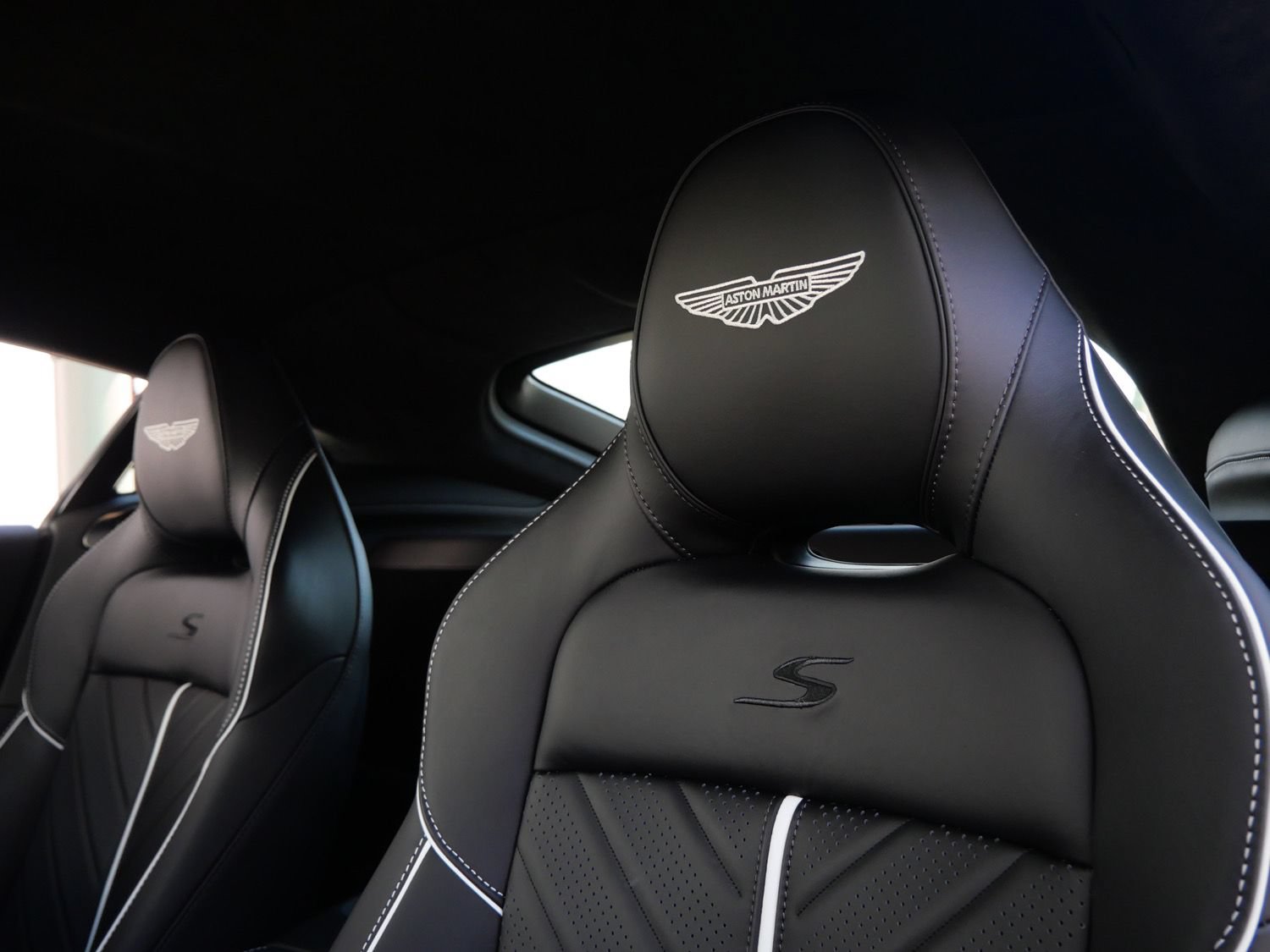 New 2026 Aston Martin V8 Vantage S RWD image 5