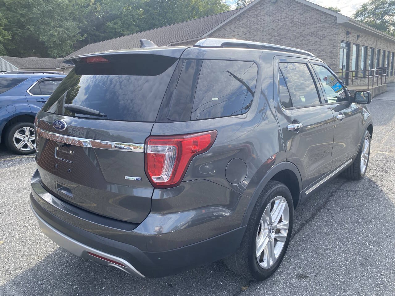 Used 2017 Ford Explorer Limited AWD/4WD image 5