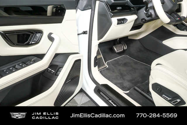 Used 2025 Lamborghini Urus SE image 8