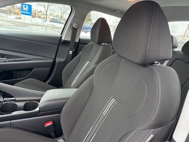 Certified 2025 Hyundai Elantra SEL w/ Cargo Package image 16