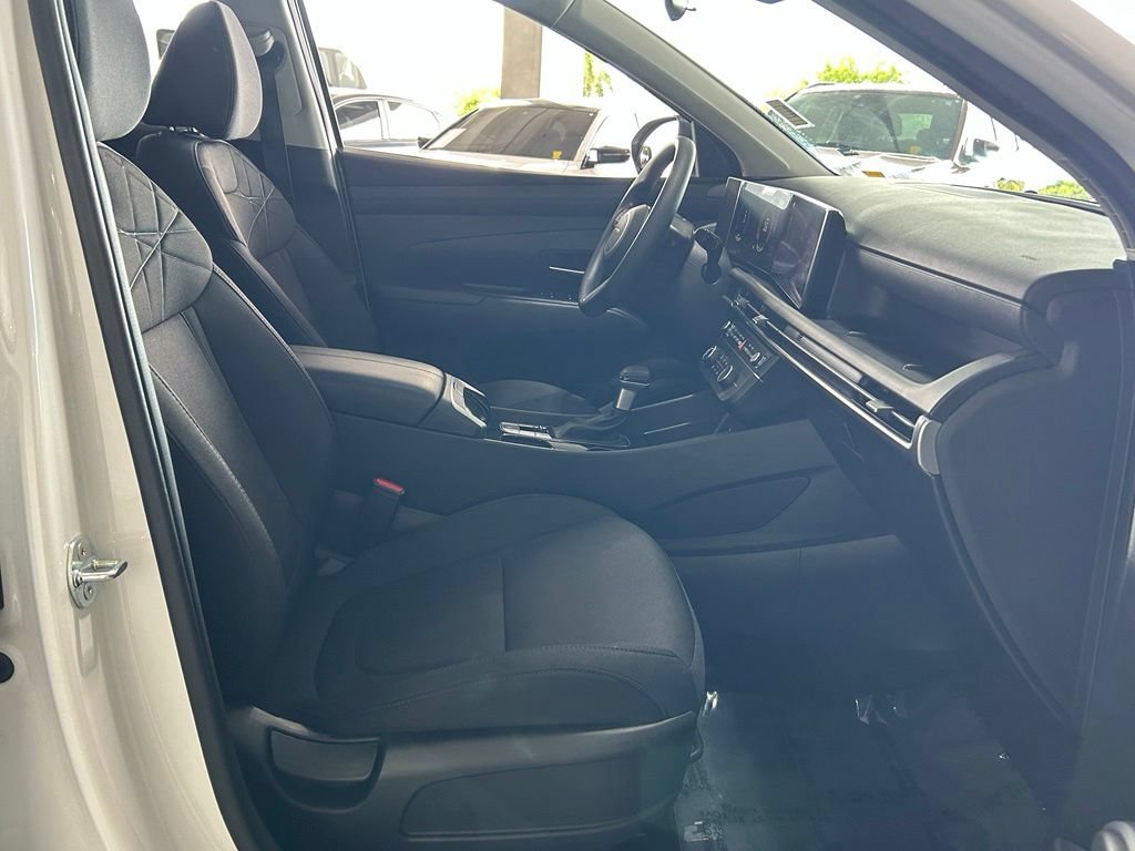 Used 2025 Hyundai Tucson SE FWD image 38