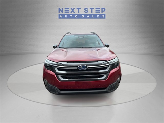 Used 2025 Subaru Forester Limited image 2