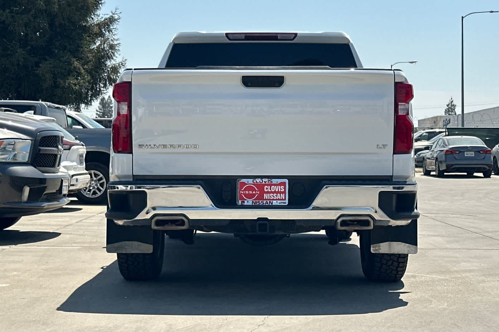 Used 2022 Chevrolet Silverado 1500 LT w/ Z71 Off-Road Package AWD/4WD image 8