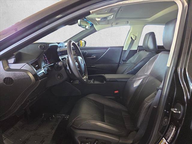 Used 2024 Lexus ES 300h w/ Accessory Package (Z2) FWD image 15