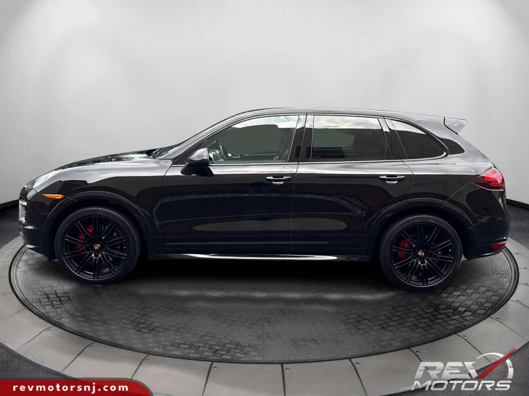 Used 2014 Porsche Cayenne GTS AWD/4WD image 2