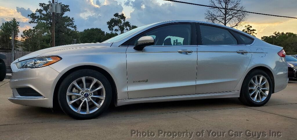 Used 2017 Ford Fusion SE image 24