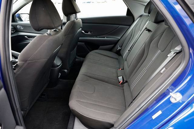 Used 2025 Hyundai Elantra SEL image 25