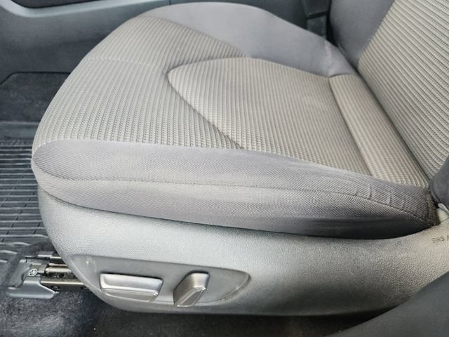 Used 2024 Toyota Highlander LE AWD/4WD image 18