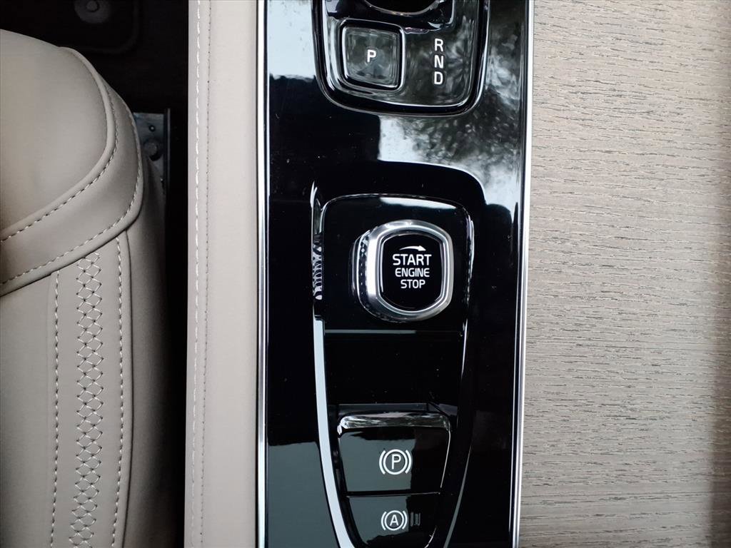 New 2026 Volvo XC90 B5 Core image 21