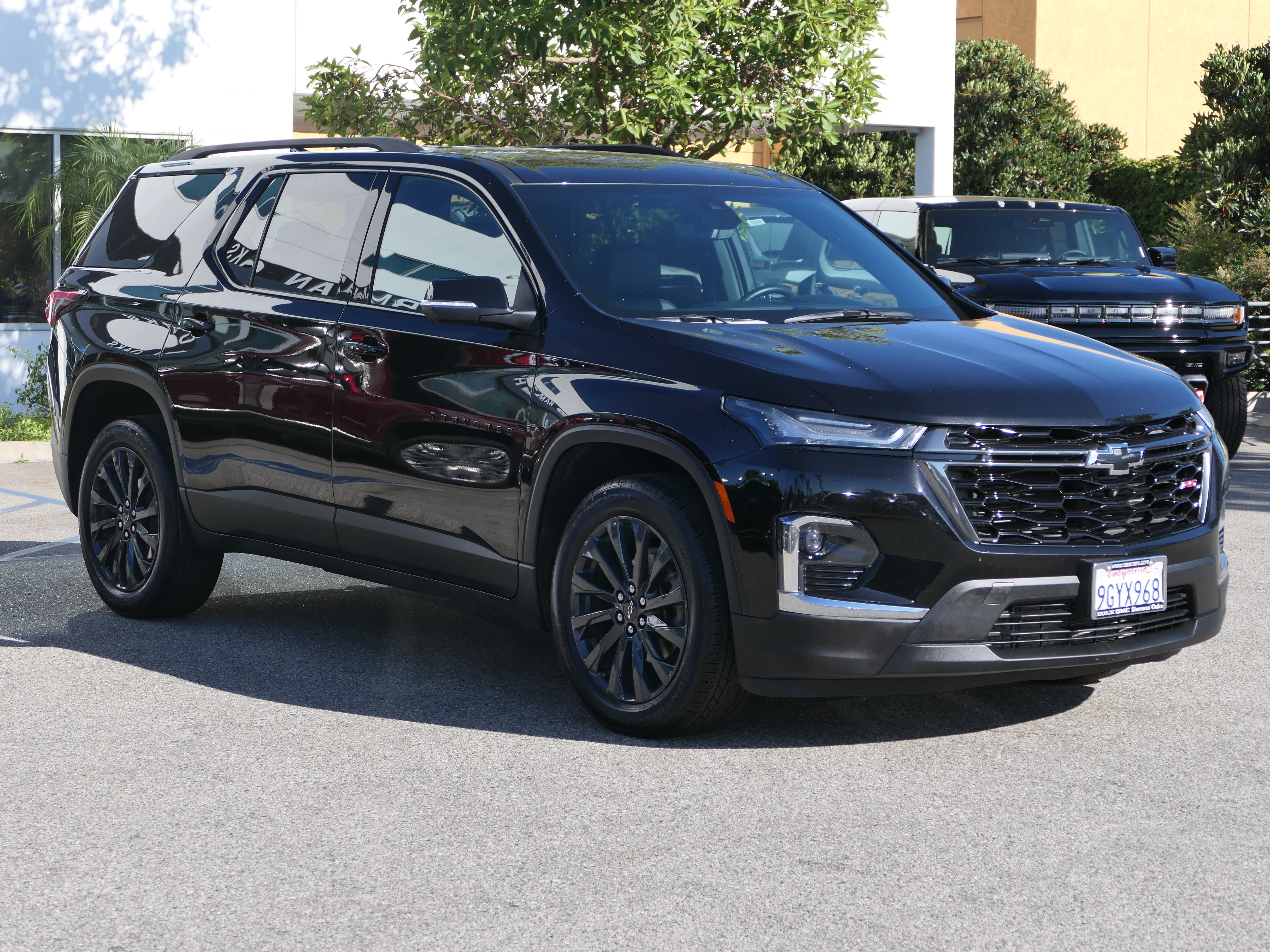 Used 2023 Chevrolet Traverse RS FWD image 7