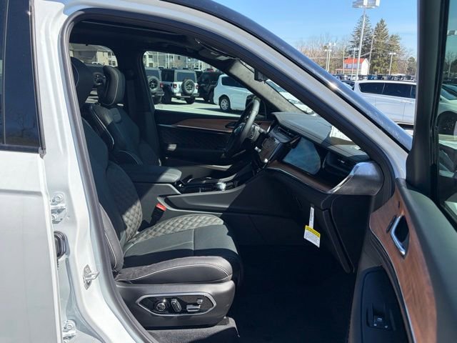 New 2026 Jeep Grand Cherokee L Summit w/ Advanced Protech Group IV AWD/4WD image 29