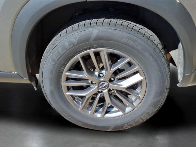 Used 2024 Nissan Rogue S AWD/4WD image 27