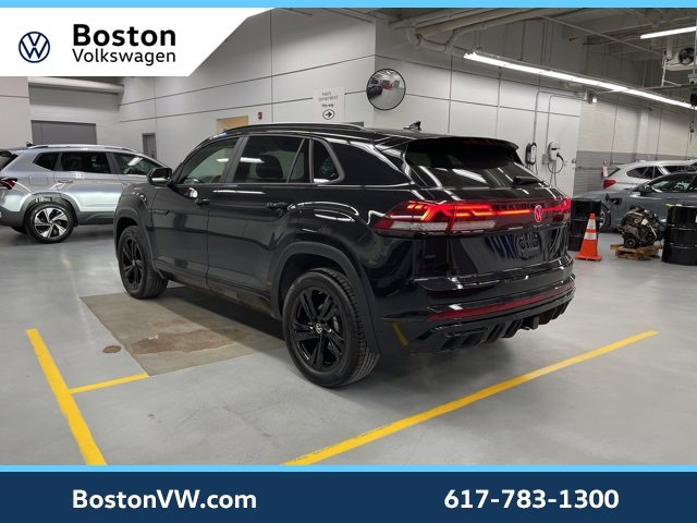 Used 2025 Volkswagen Atlas Cross Sport SEL R-Line image 2