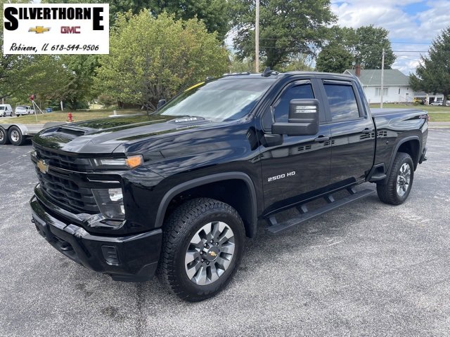 Used 2024 Chevrolet Silverado 2500 Custom w/ Custom Value Package image 1